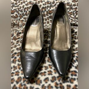 Calvin Klein black pump.